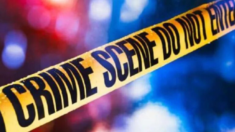 व्यक्ति ने की अपनी पत्नी की हत्या, मां की हत्या से बिलख रहे नौ और सात साल के दो मासूम 