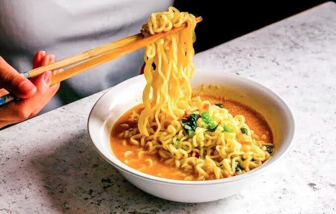 क्या आप भी करते हैं इंस्टेंट नूडल्स का अधिक सेवन, तो हो जाए सावधान, सेहत को पहुंचा सकता है नुकसान 