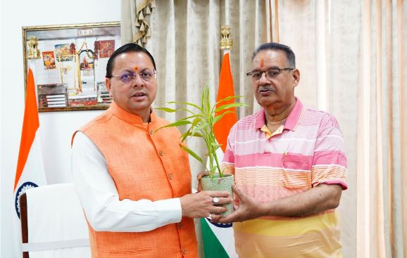 मुख्यमंत्री धामी से मिले कृषि मंत्री गणेश जोशी, मसूरी क्षेत्र के विकास कार्यो पर की चर्चा
