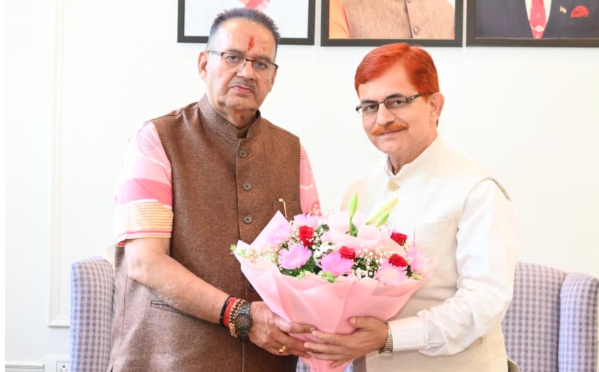 कृषि मंत्री गणेश जोशी से मिले पंतनगर विश्वविद्यालय के नव नियुक्त कुलपति प्रो. शिवेन्द्र कश्यप