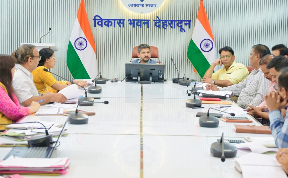 लंबित पेयजल योजनाएं जल्द पूरी हों, हर घर तक पहुंचे स्वच्छ जल- सीडीओ